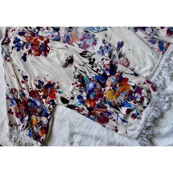 Umgee USA White Floral kimono with fringe, size Large. - Picture 3 of 5